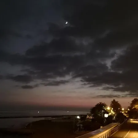 Class Old Fashion Apartment *