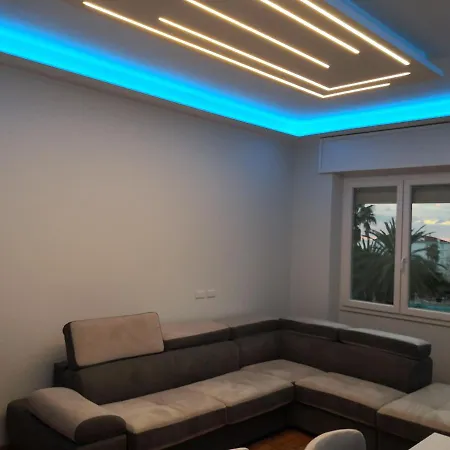 Apartment Class Old Fashion *