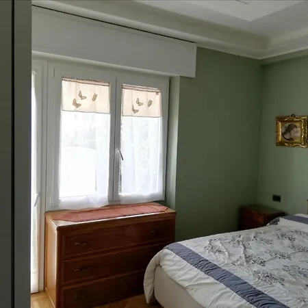 Class Old Fashion Apartment *