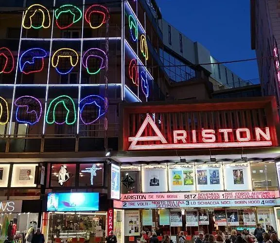 Class Old Fashion Apartment *