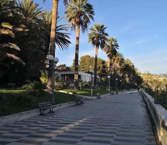 Class Old Fashion Apartment *