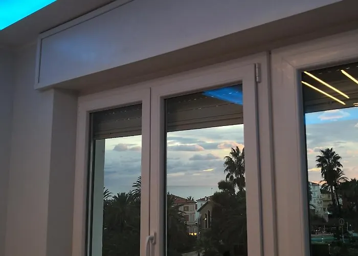 Class Old Fashion Apartment