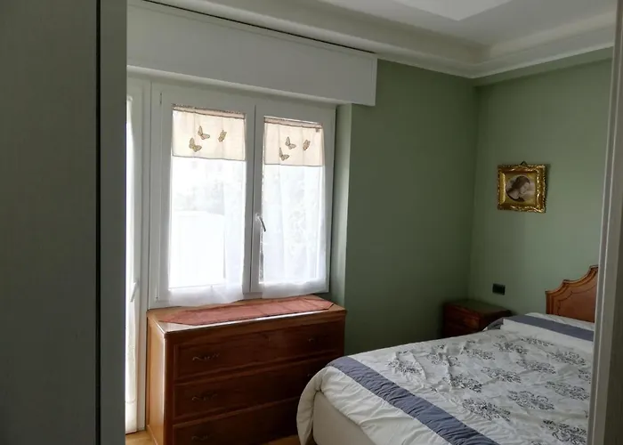 Class Old Fashion Apartment *